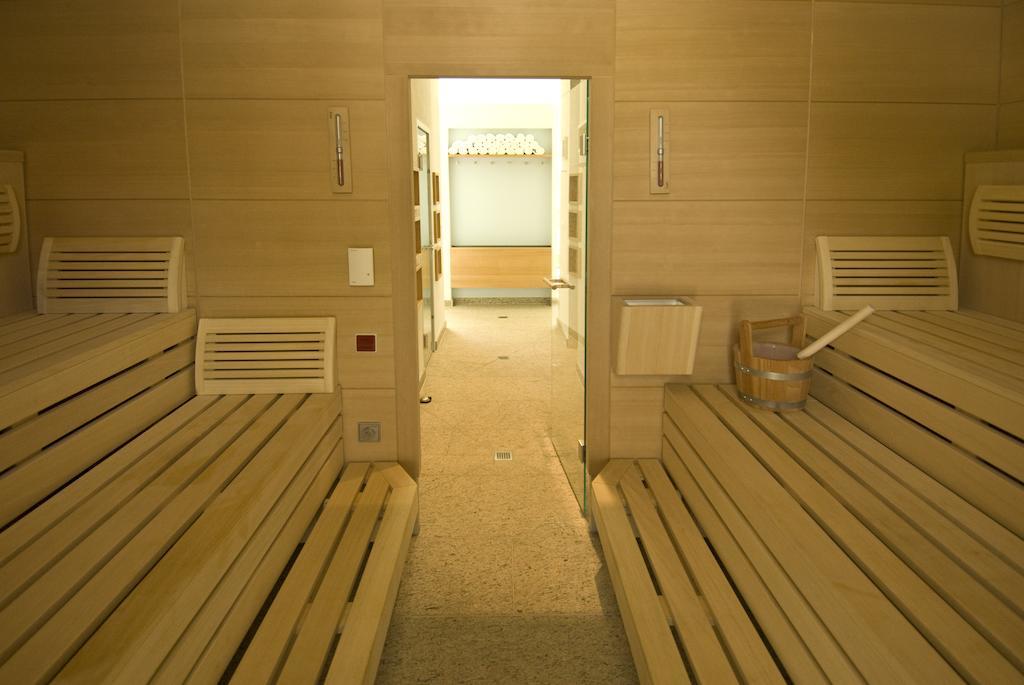 Hubertus Hof Landhotel Balatonfenyves Eksteriør billede