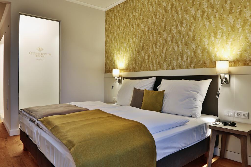 Hubertus Hof Landhotel Balatonfenyves Eksteriør billede
