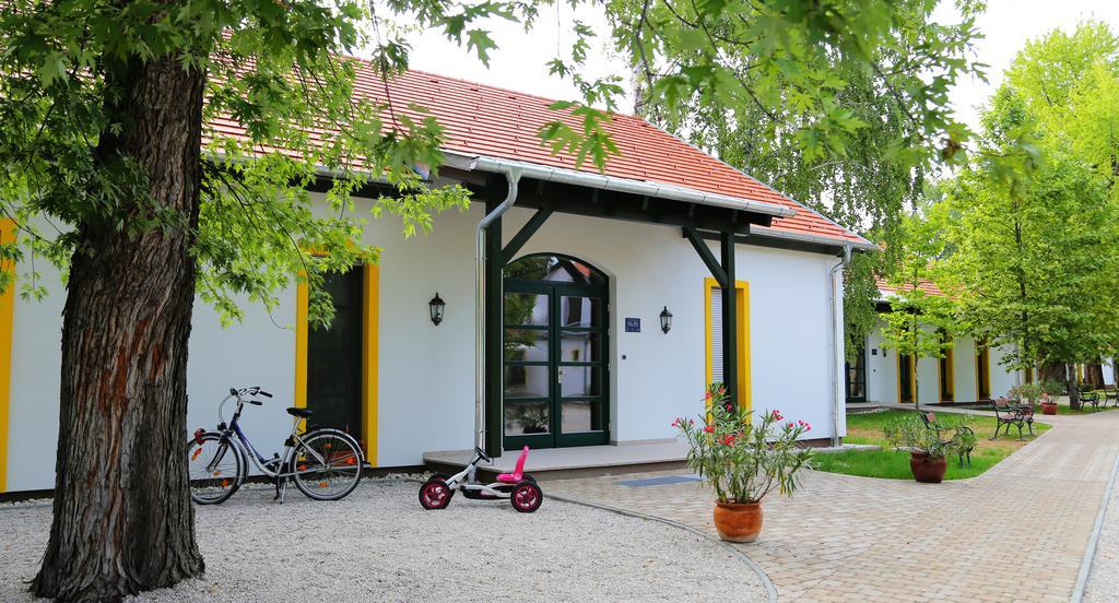 Hubertus Hof Landhotel Balatonfenyves Eksteriør billede