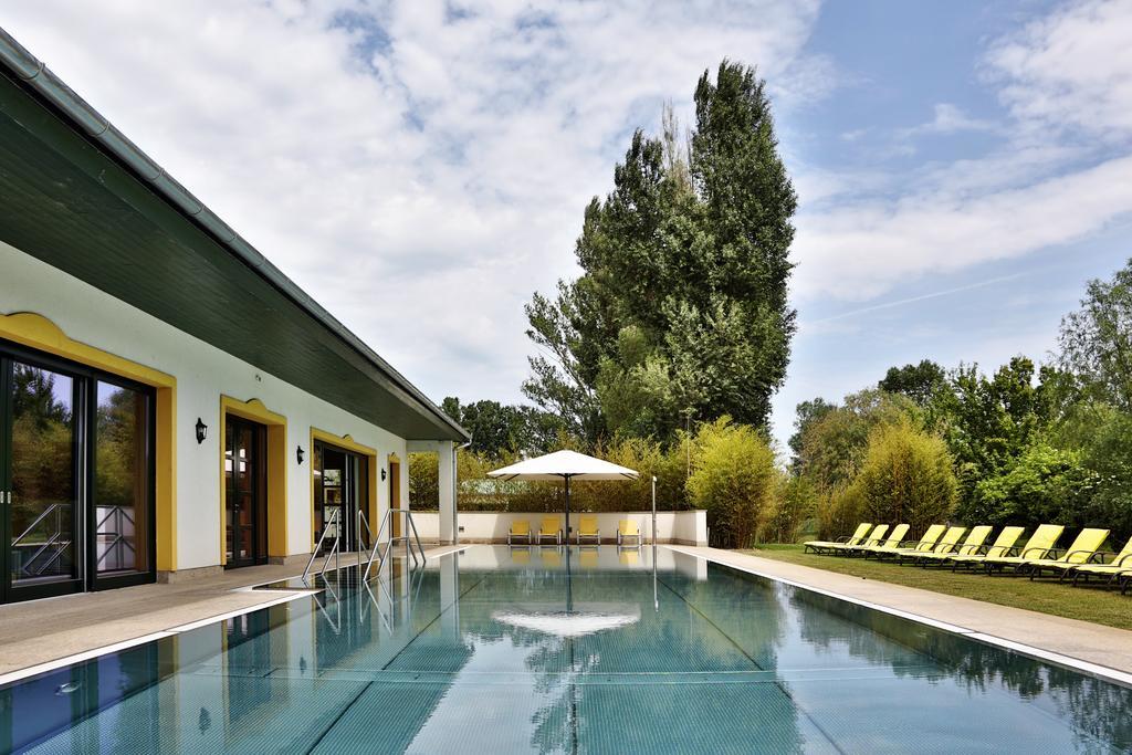 Hubertus Hof Landhotel Balatonfenyves Eksteriør billede