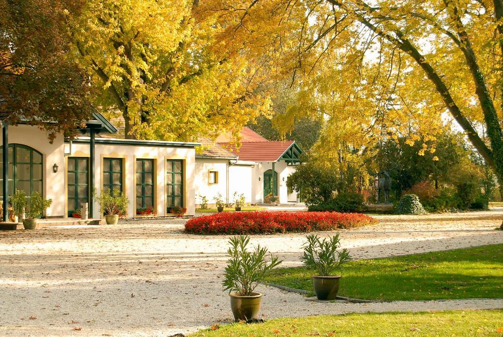 Hubertus Hof Landhotel Balatonfenyves Eksteriør billede